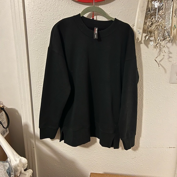 This Is, “TWO”…Women’s Teal & Black Crewneck Sweatshirts. CUTE & COMFORTABLE!! - Picture 8 of 16